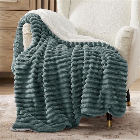 Bedsure Sherpa Blanket Twin Size 60x80 Dark Green - Cozy Fleece Thick Warm